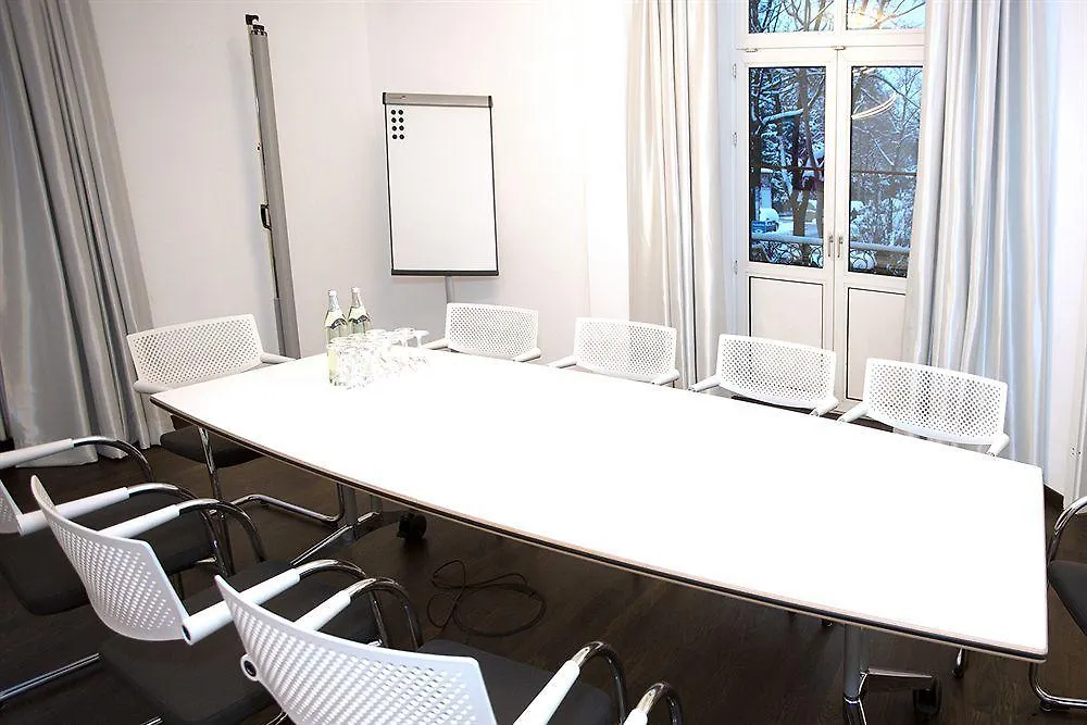 Hotel Exquisit Munich 4*,